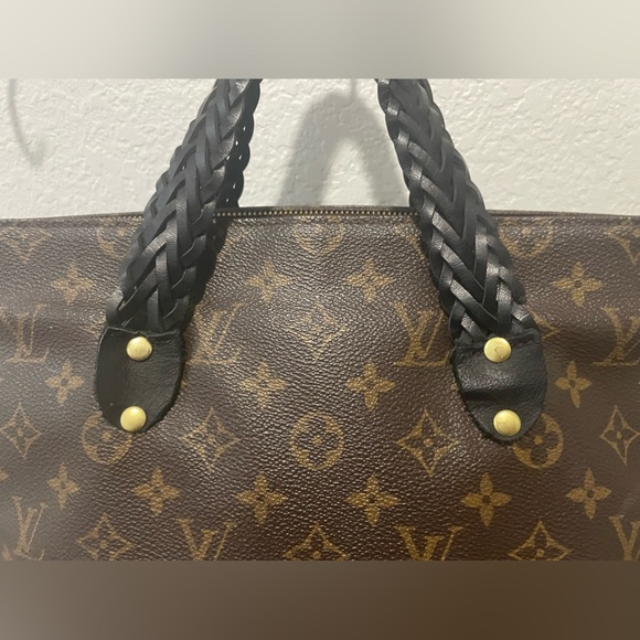Authentic Louis Vuitton Monogram Cabas PM - Picture 2 of 10